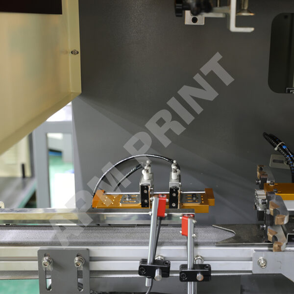 apm cnc101 single color servo driven screen printer for cylindrical products